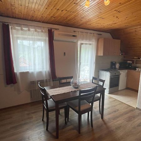 Apartments With A Parking Space Smoljanac, Plitvice - 12345 Bilik gambar