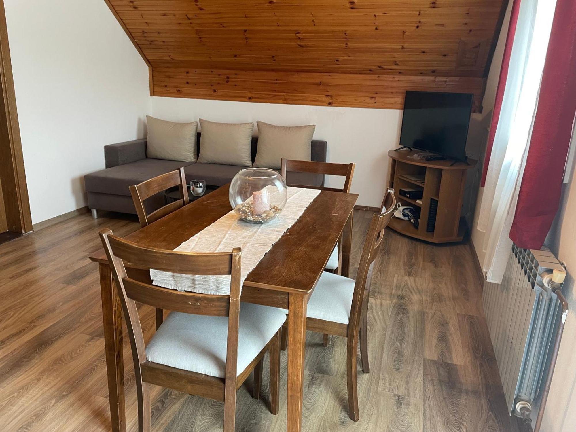 Apartments With A Parking Space Smoljanac, Plitvice - 12345 Bilik gambar