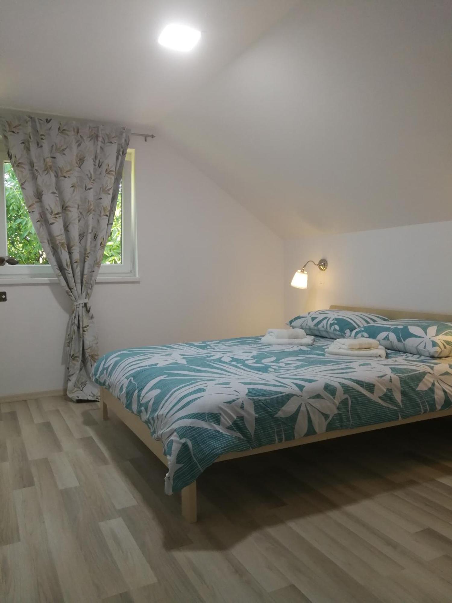 Apartments With A Parking Space Smoljanac, Plitvice - 12345 Bilik gambar